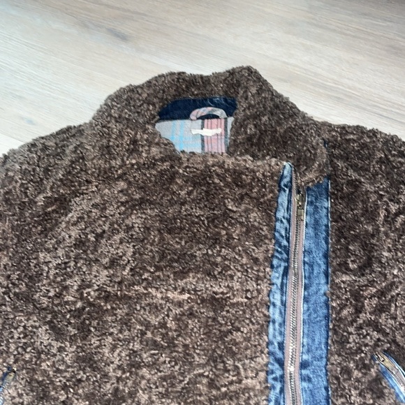 Easel Mocha Asymmetric Zip Lapel Collared Neckline Teddy Fur Denim Sherpa Jacket - Picture 7 of 13
